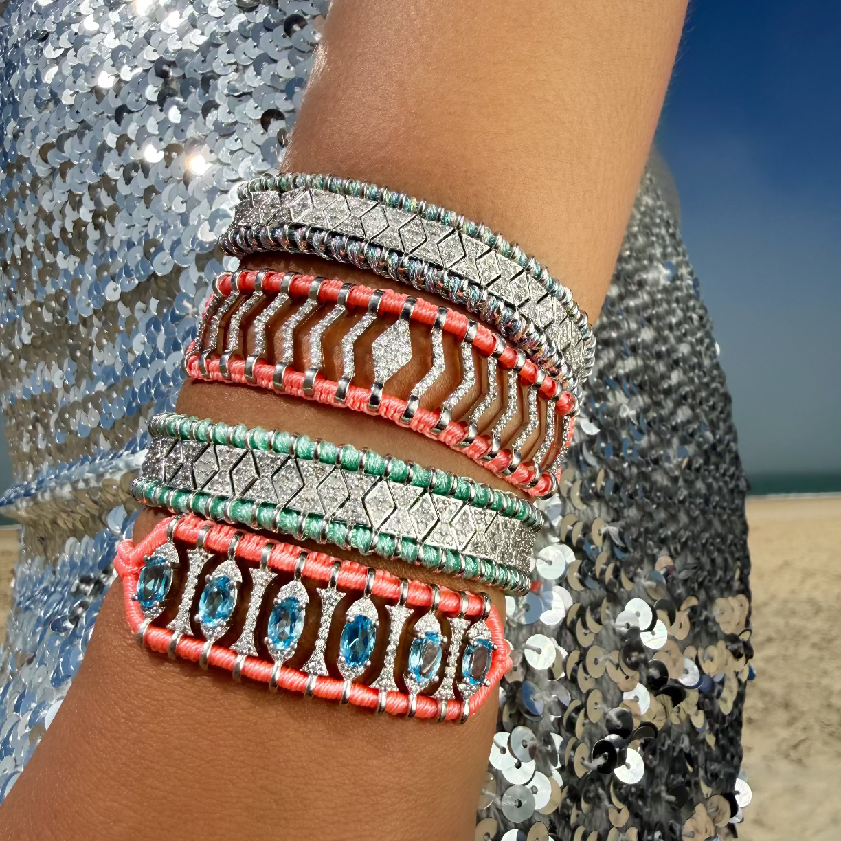 Teresina neon coral bracelet - Topaz