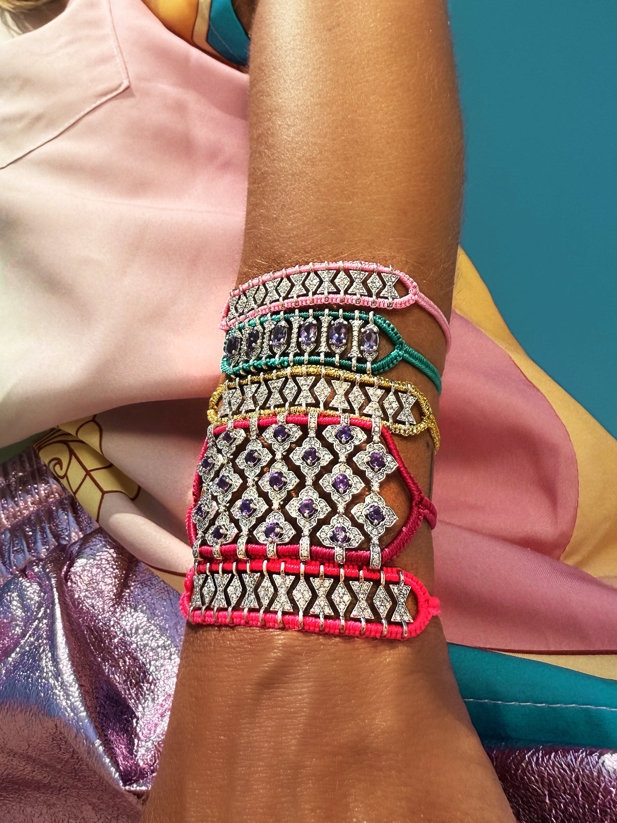 Buzios Neon pink bracelet