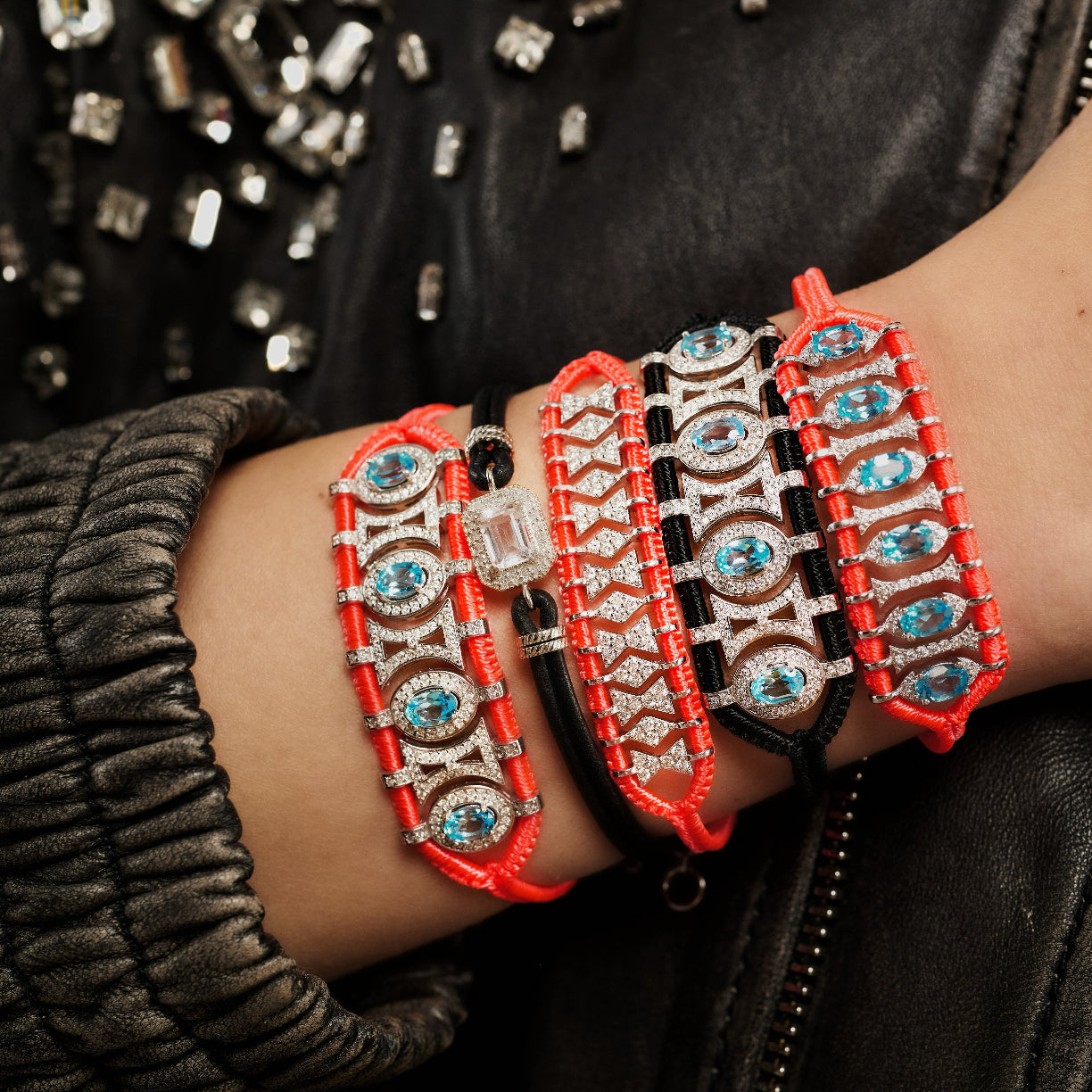 Olinda black bracelet - Topazes